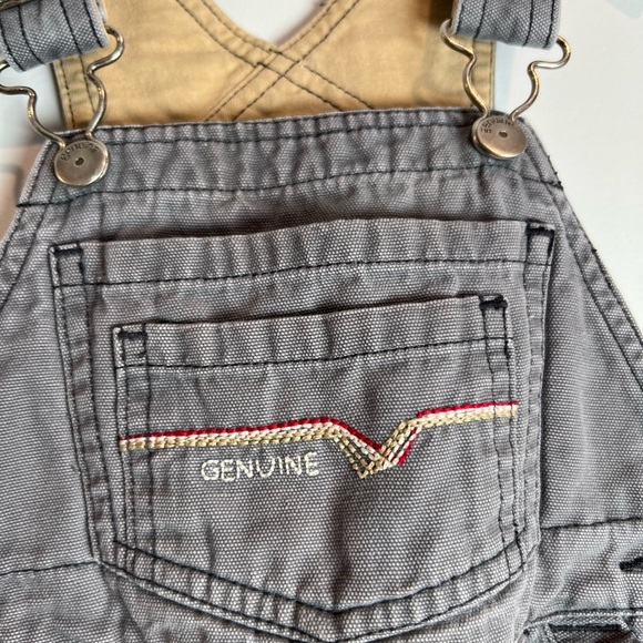 Genuine Kids by OshKosh Overalls Grey Embroidered Size 2T - Picture 2 of 6